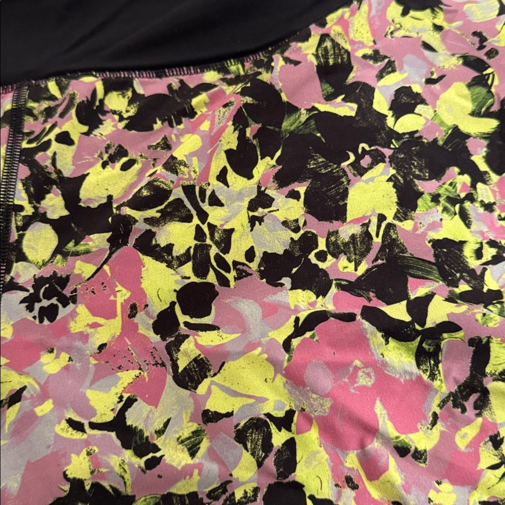 Lululemon Abstract Pattern Shorts - image 2